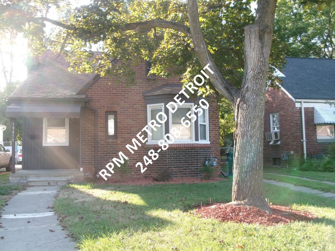 Foto principal - MOVE IN READY 3 BEDROOM BUNGALOW in DETROIT