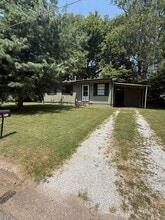 Building Photo - 213 E Swiss Ln Ct