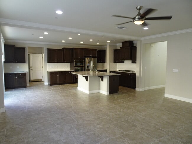 Building Photo - 6633 Donlon Way