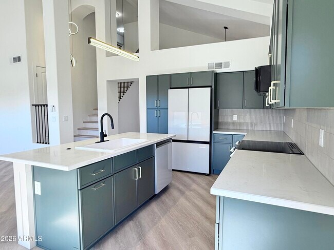 Building Photo - 6891 W Via Del Sol Dr