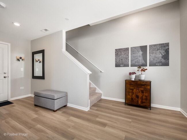 Building Photo - 1080 Bogart St