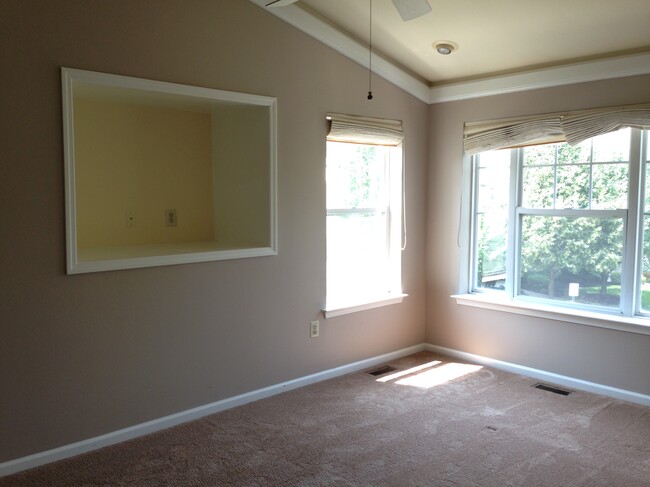 Master bedroom - 202 Dresher Woods Drive