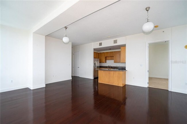 Foto del edificio - 150 E Robinson St