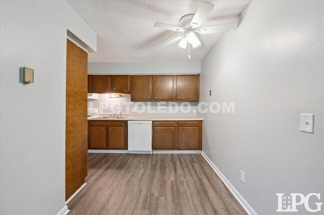 Foto del edificio - 3348 Arlington Ave