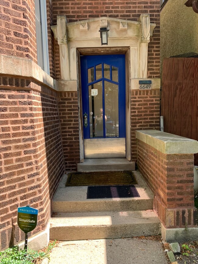 Foto del edificio - 6649 N Ashland Ave