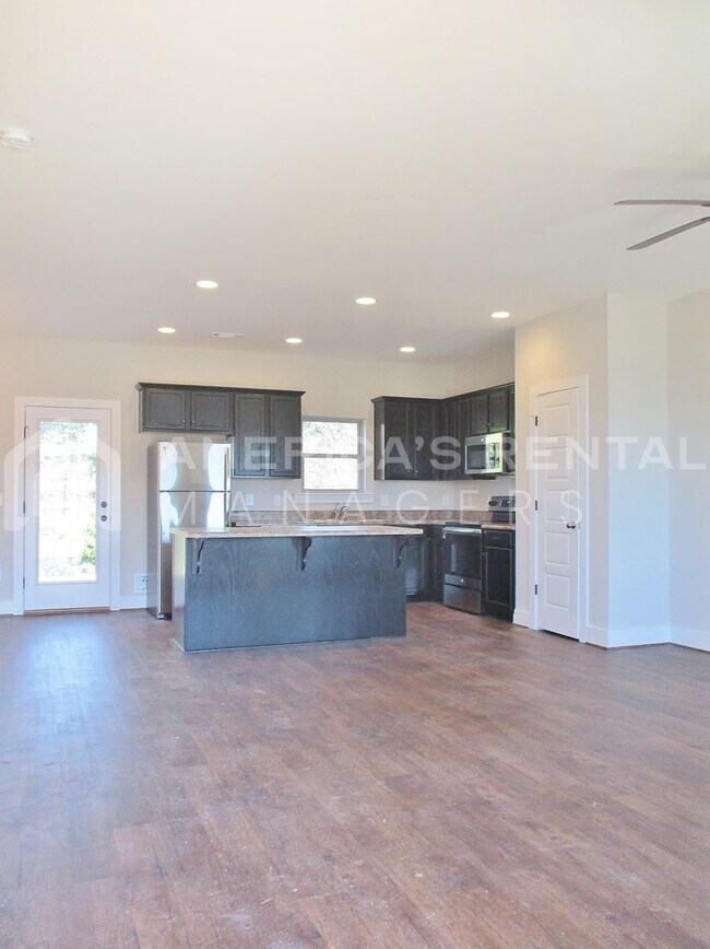 Foto del edificio - Town Home for Rent in Calera! Coming Soon!