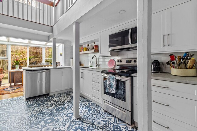 Building Photo - 7 Victoria St