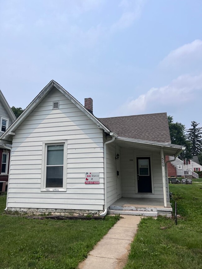 Building Photo - 3 Bedroom 1 Bath Near Campus
