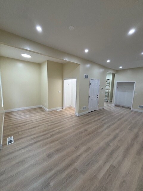 Foto del edificio - 645 N Avers Ave