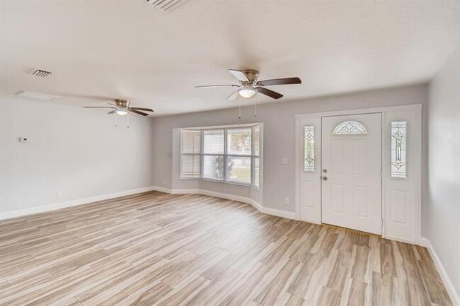 Building Photo - 1930 Blue Heron Way, Palm Harbor, FL, 34683