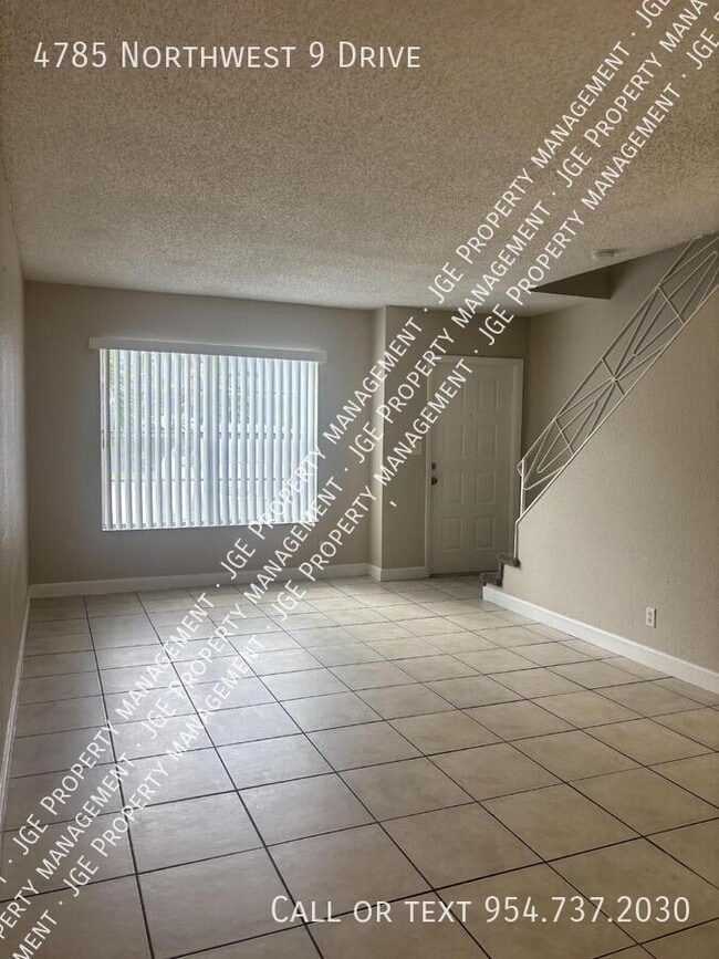 Foto del edificio - 4785 NW 9th Dr
