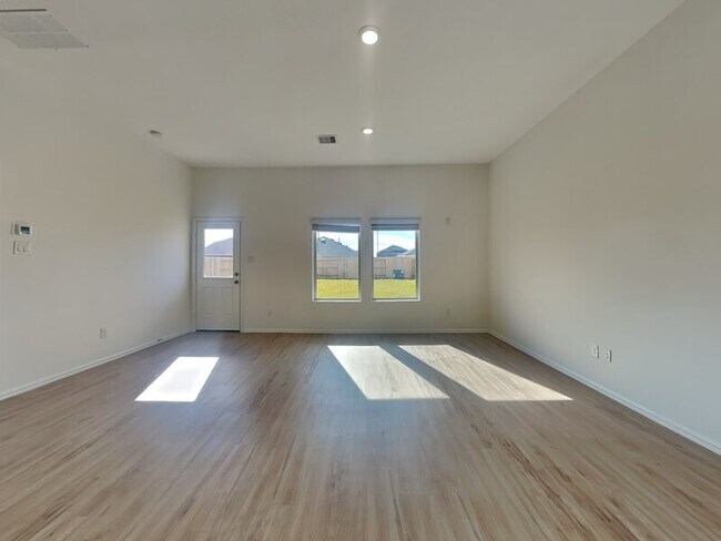 Building Photo - 27019 Breakaway Lane