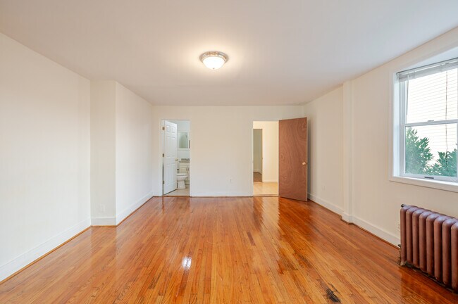 Foto del edificio - 1617 Monroe St NE