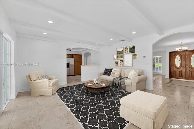 Foto del edificio - 14780 Old Cutler Rd