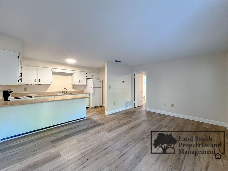 Foto principal - 815 W Carole St