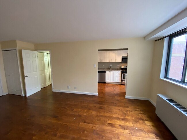 Building Photo - 1420 N Street NW #713