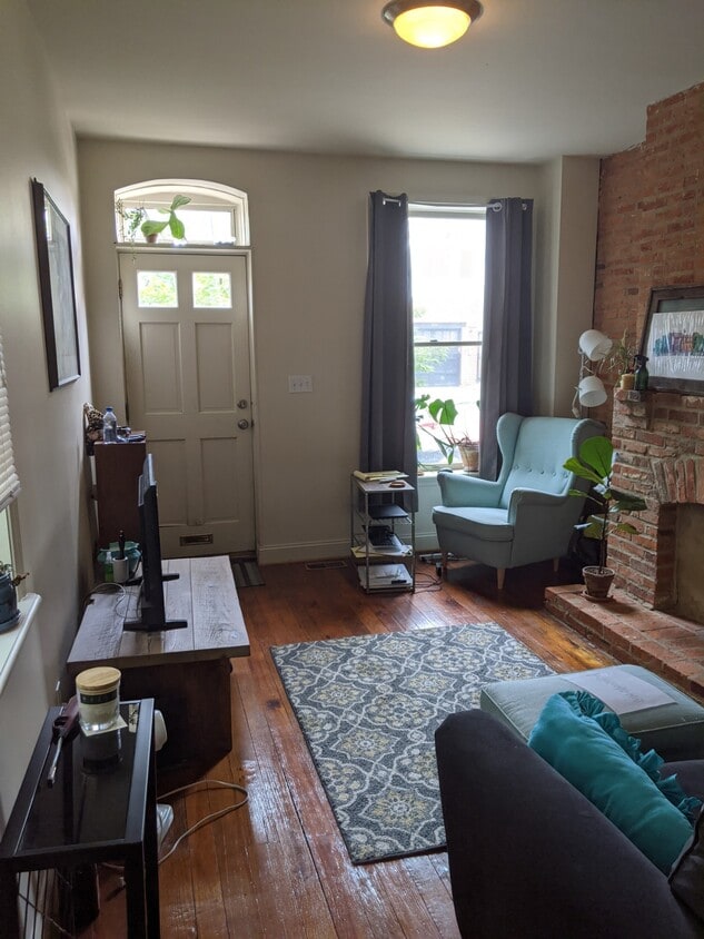 Primary Photo - 221 S Chester St
