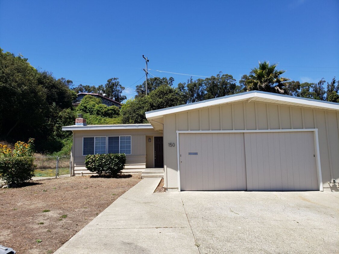 Primary Photo - Bright and Spacious 3-bed/2-bath House in ...