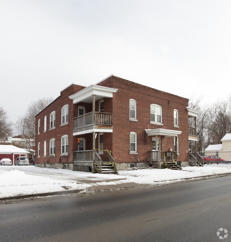 58 Seymour St, Pittsfield, MA 01201 Apartments in Pittsfield, MA