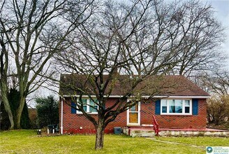 Building Photo - 2121 7th St