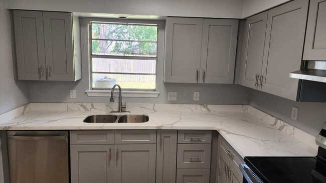 Building Photo - 2628 Dawson Ave