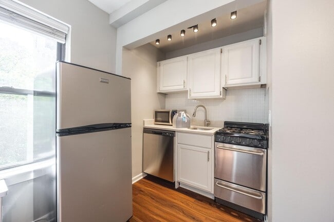 Photo - 1140 N La Salle Dr (Chicago, IL) Apartment