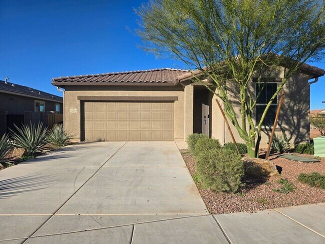 Foto del edificio - MOVE IN SPECIAL!! 3 Bedroom/ 2 Bath Red Rock Oasis