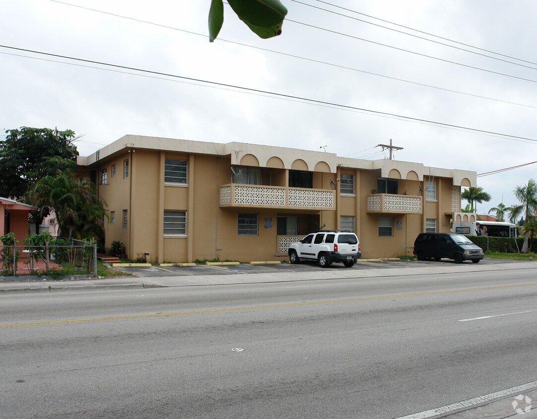 Primary Photo - 2555 E 4th Ave
