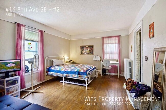 Building Photo - Charming 6-Bedroom Student Home for Rent: ...