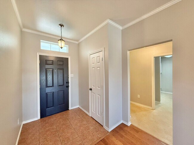 Foto del edificio - Stunning 4 Bedroom in Tyler! Available in ...