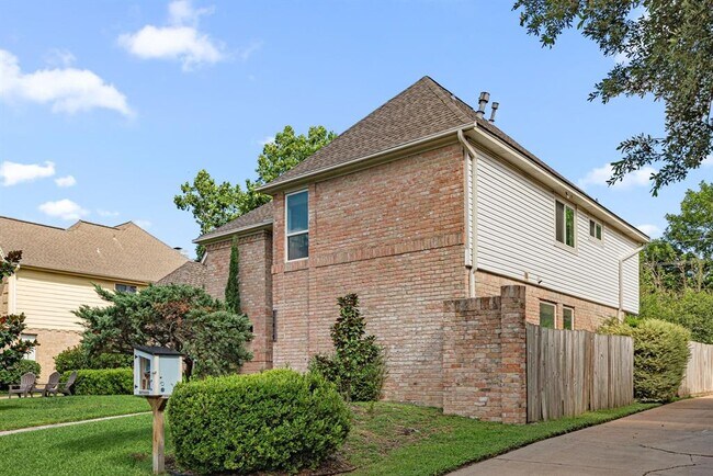 Building Photo - 11414 Del Monte Dr