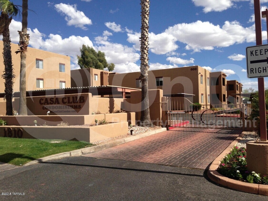 Foto principal - 1810 E Blacklidge Dr