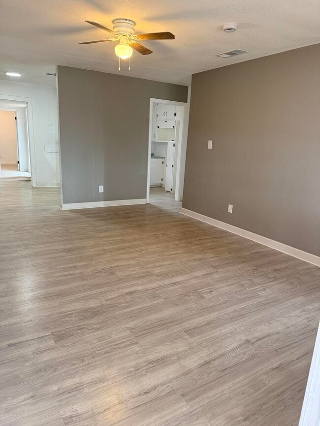 Building Photo - 1801 E 2nd St