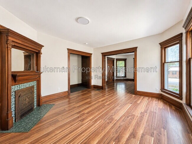 Foto del edificio - 743 Academy St