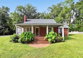 Building Photo - 2976 Shady Ln