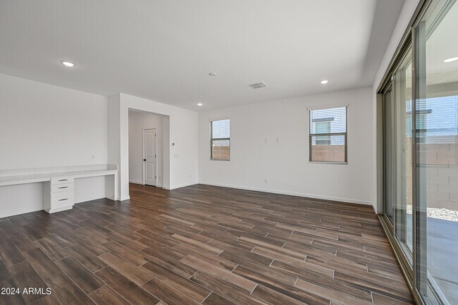Building Photo - 7443 W Nicolet Ave