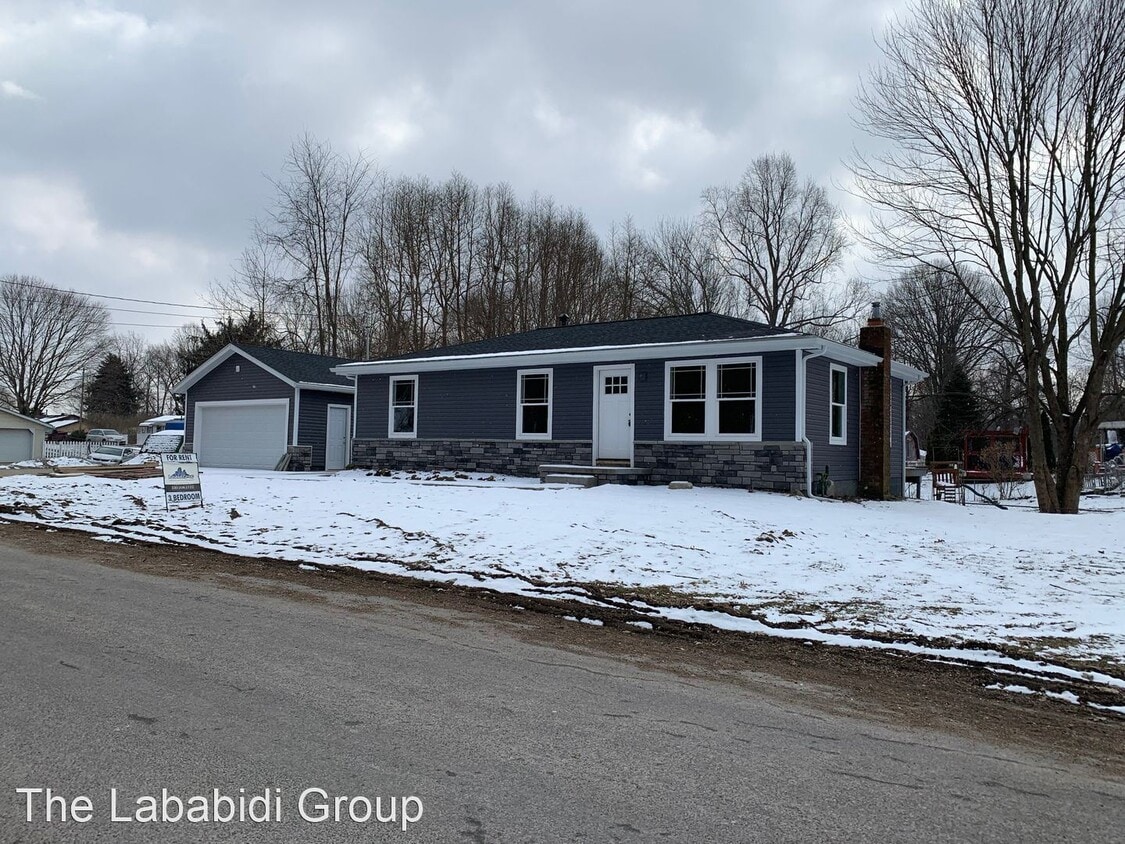 1429 Slagle Dr, Akron, OH 44312 House Rental in Akron, OH