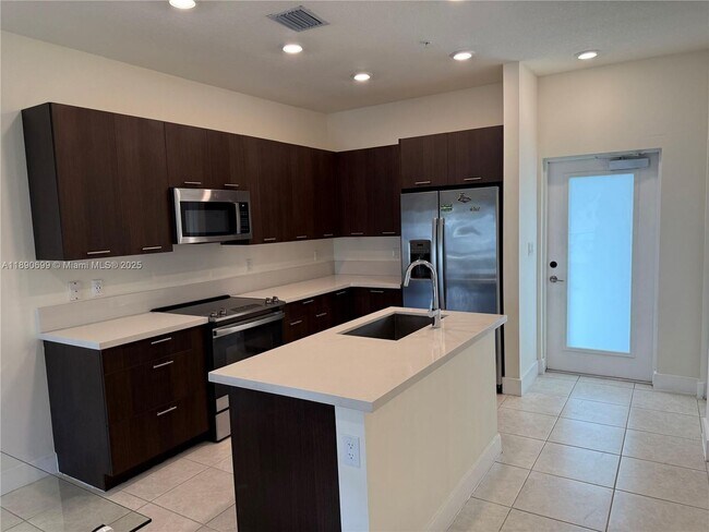 Foto del edificio - 8301 NW 41st St