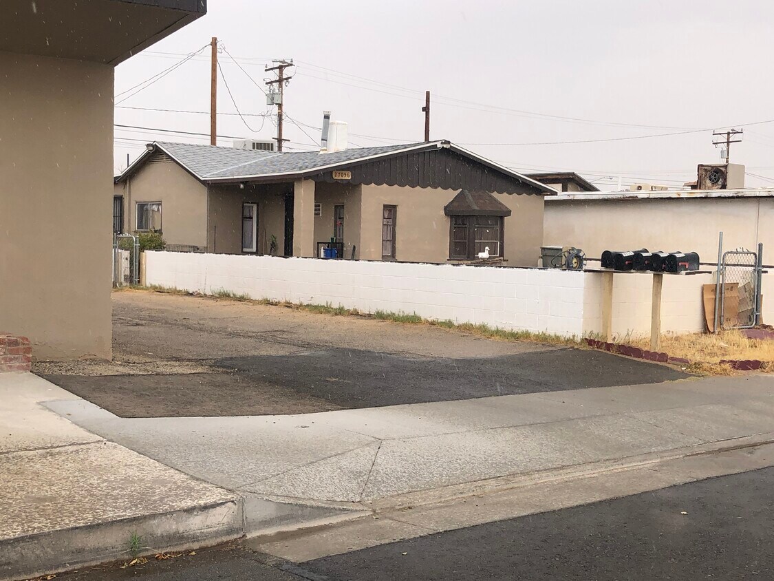 27056 Twenty Mule Team Rd, Boron, CA 93516 House Rental in Boron, CA