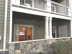 Building Photo - 1701 Lake Shore Crest Dr