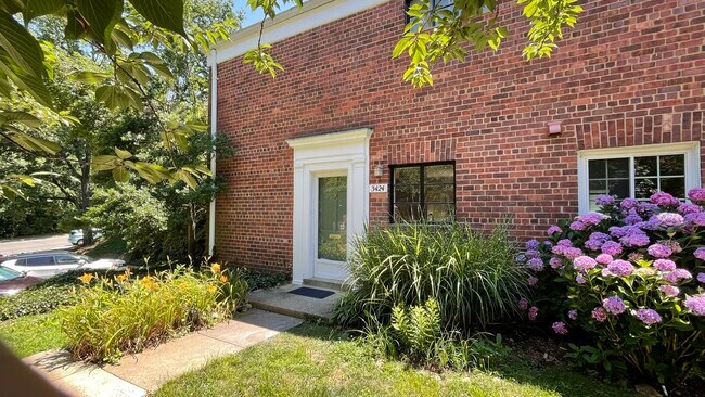 Foto del edificio - 3424 Gunston Rd