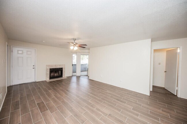 Building Photo - 9700 Leawood Blvd