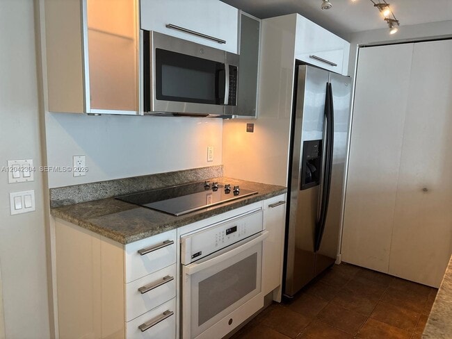 Photo - 185 SW 7th St (Miami, FL) Apartment