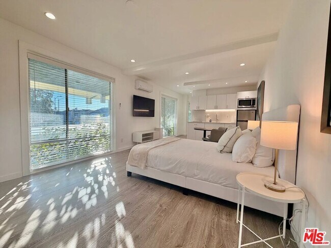 Foto del edificio - 5805 W 8th St