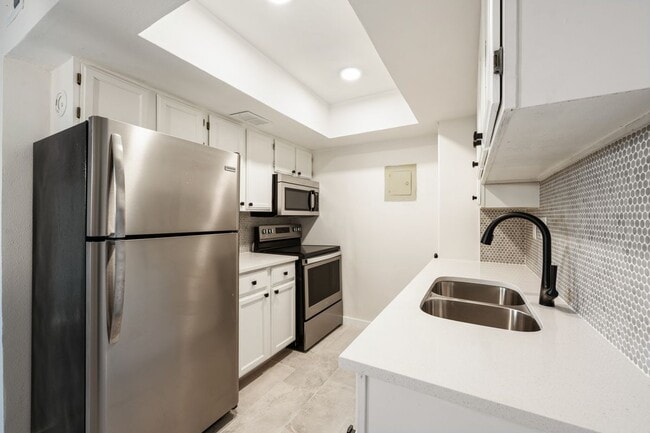 Building Photo - 2600 Penny Ln