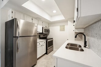Building Photo - 2600 Penny Ln