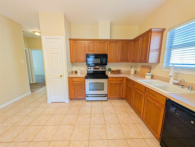 Foto del edificio - 21335 Sweet Grass Ln