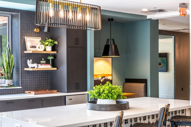 Resident clubhouse entertainment lounge - The Elmwood