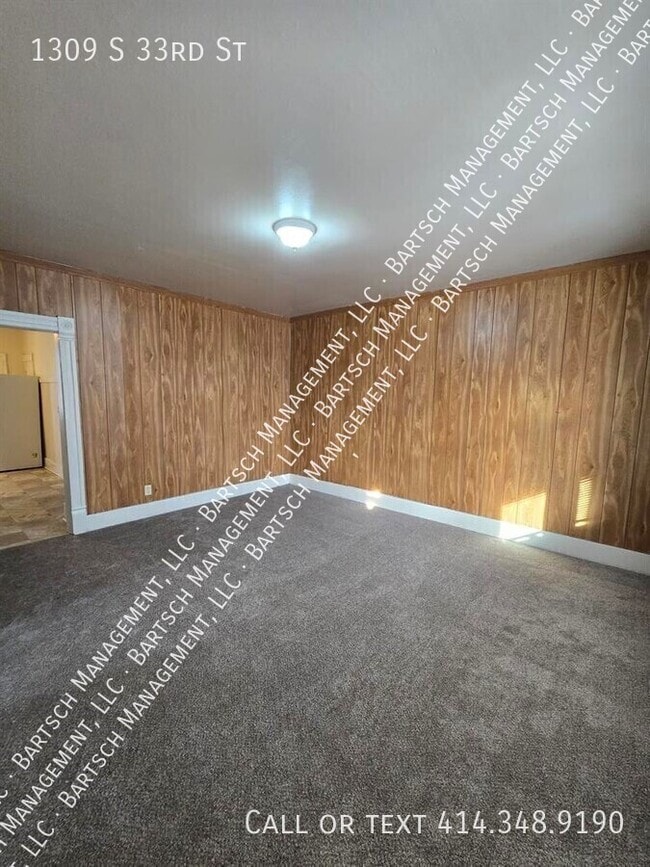 Building Photo - 1309 S 33rd St