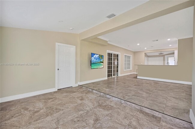 Foto del edificio - 818 NE 3rd St